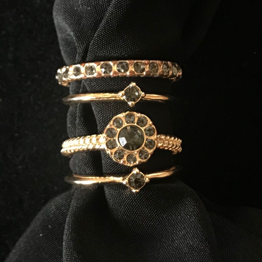 Gold Ring Set 💫🌟